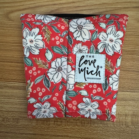 Love Mich Coffee Cozy -Regular Red Floral - Picture 1 of 2